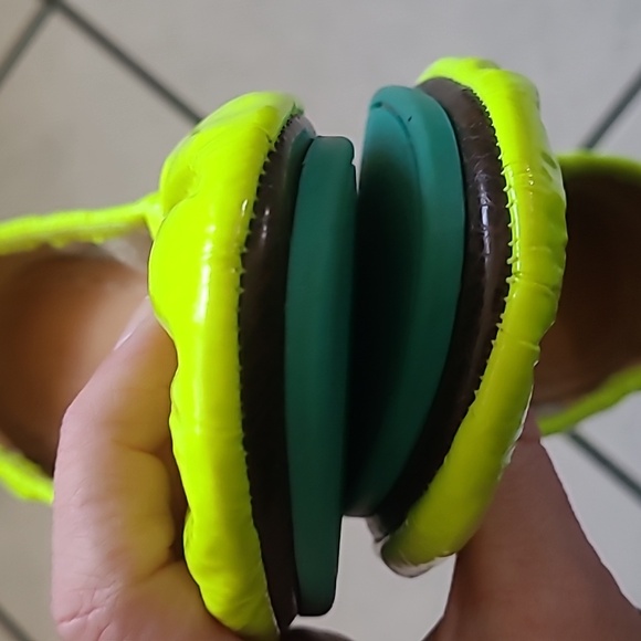 Size 8 neon yellow tieks - Picture 5 of 5